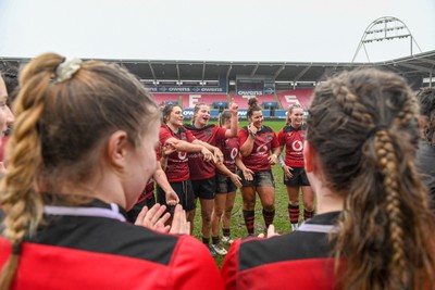210226 - Brython Thunder v Wolfhounds - Celtic Challenge - Brython players huddle at the end of the game