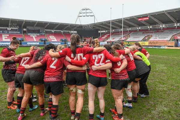 210226 - Brython Thunder v Wolfhounds - Celtic Challenge - Brython players huddle at the end of the game