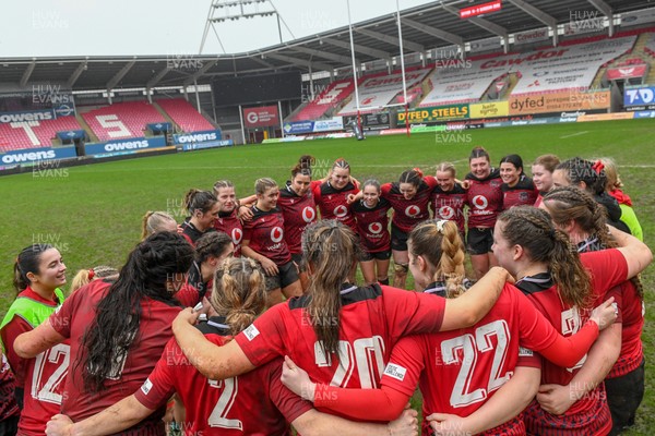 210226 - Brython Thunder v Wolfhounds - Celtic Challenge - Brython players huddle at the end of the game