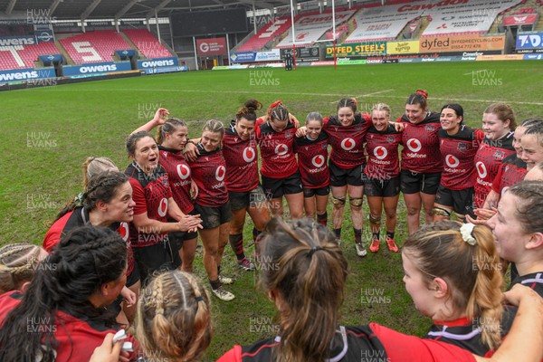 210226 - Brython Thunder v Wolfhounds - Celtic Challenge - Brython players huddle at the end of the game