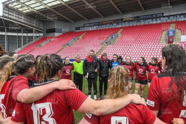 210226 - Brython Thunder v Wolfhounds - Celtic Challenge - Brython players huddle at the end of the game