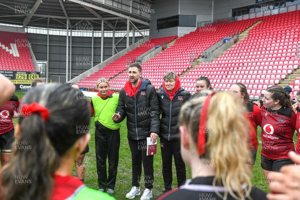 210226 - Brython Thunder v Wolfhounds - Celtic Challenge - Brython players huddle at the end of the game
