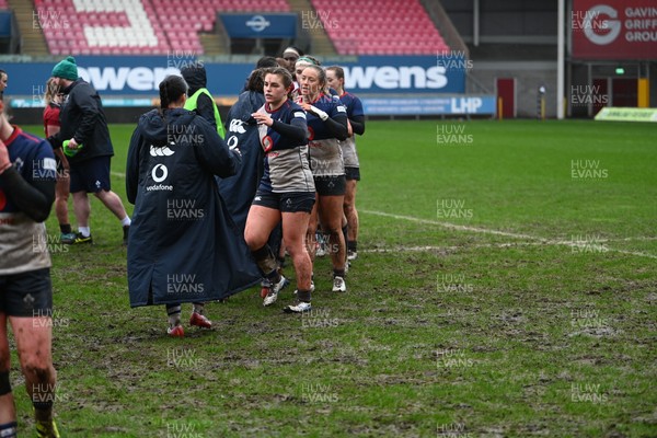 210226 - Brython Thunder v Wolfhounds - Celtic Challenge - Wolfhounds players shake hands at the final whistle