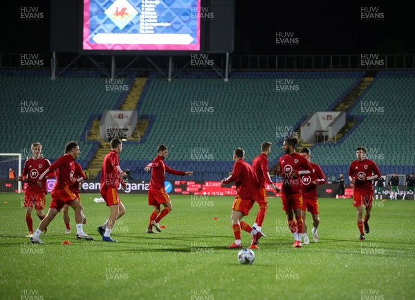 141020 - Bulgaria v Wales - UEFA Nations League - Wales warm up on the pitch