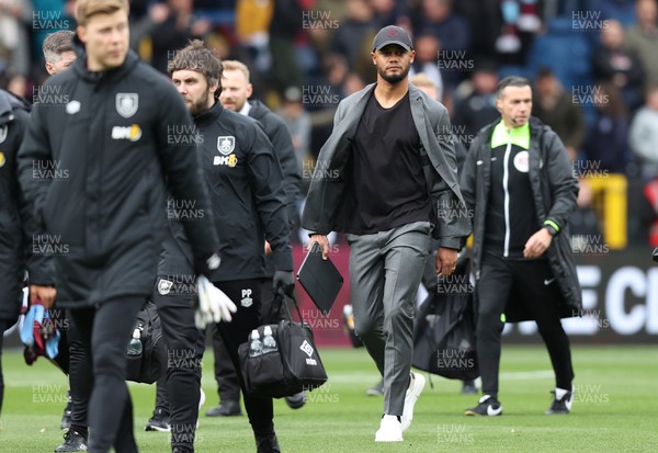 151022 - Burnley v Swansea City - Sky Bet Championship - Burnley Manager Vincent Kompany at the start of the match