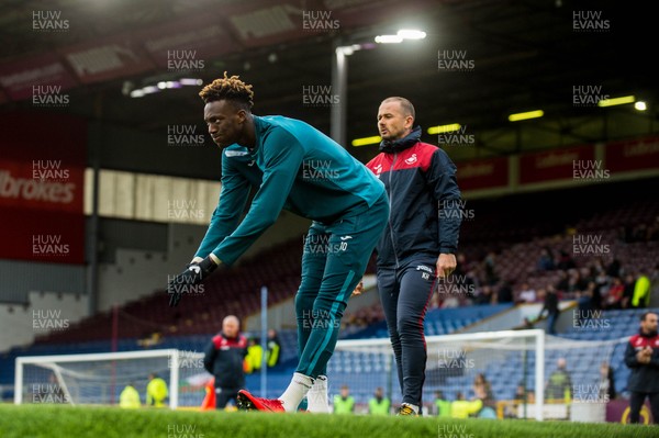 181117 - Burnley FC v Swansea City - Premier League - Tammy Abraham of Swansea City  warms up ahead of the game 