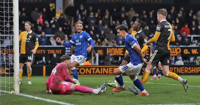 310126 - Burton Albion v Cardiff City - Sky Bet League 1 - Alex Robertson of Cardiff scores 2nd goal past Goalkeeper Bradley Collins of Burton Albion