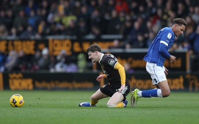 310126 - Burton Albion v Cardiff City - Sky Bet League 1 - Omari Kellyman of Cardiff and Dylan Williams of Burton Albion