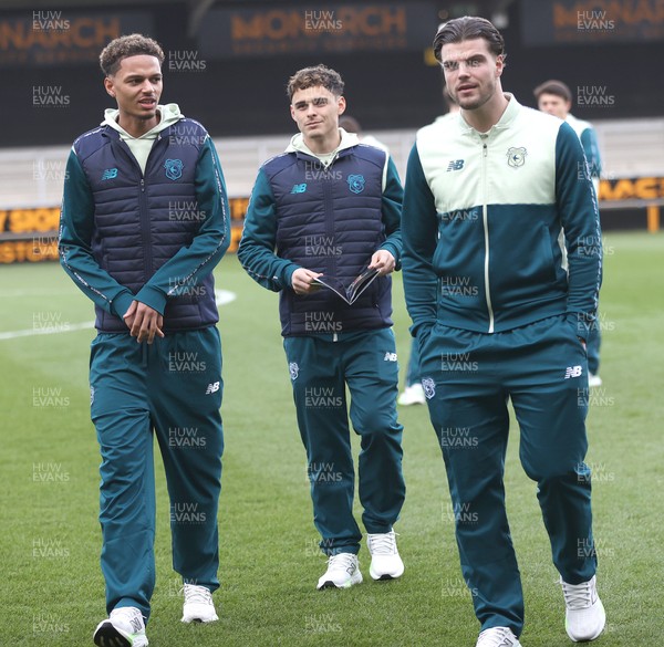 310126 - Burton Albion v Cardiff City - Sky Bet League 1 - Omari Kellyman of Cardiff and Alex Robertson of Cardiff and Ollie Tanner of Cardiff