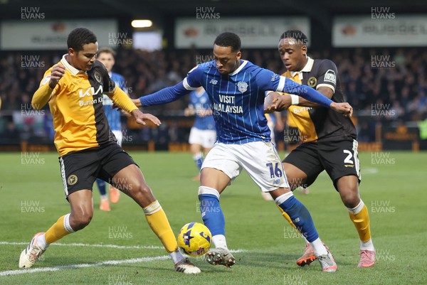 310126 - Burton Albion v Cardiff City - Sky Bet League 1 - Chris Willock of Cardiff tries to run through Udoka Godwin-Malife of Burton Albion and Toby Sibbick of Burton Albion