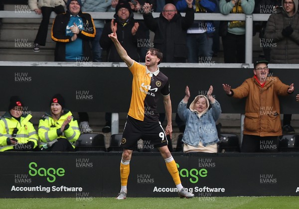 310126 - Burton Albion v Cardiff City - Sky Bet League 1 - Jake Beesley of Burton Albion celebrates 1st goal