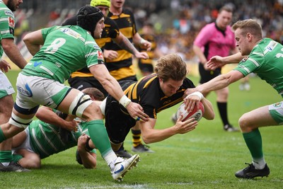 110525 - Caerphilly RFC v St Albans RFC - Mens Divison 2 Cup Final - Charlie Smith of St Albans scores a try