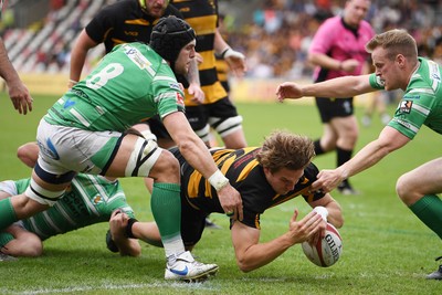 110525 - Caerphilly RFC v St Albans RFC - Mens Divison 2 Cup Final - Charlie Smith of St Albans scores a try
