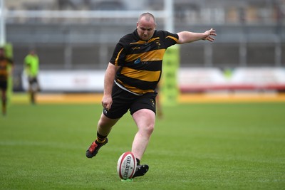 110525 - Caerphilly RFC v St Albans RFC - Mens Divison 2 Cup Final - Luke Fish of St Albans kicks the conversion