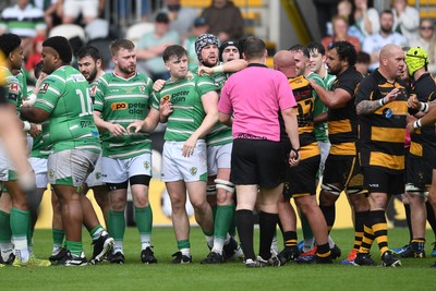 110525 - Caerphilly RFC v St Albans RFC - Mens Divison 2 Cup Final - Things boil over between sides