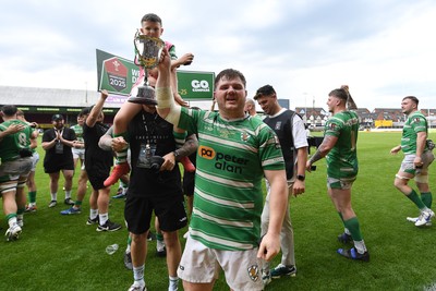 110525 - Caerphilly RFC v St Albans RFC - Mens Divison 2 Cup Final - Caerphilly celebrate lifting the trophy at full time