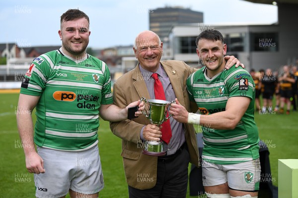 110525 - Caerphilly RFC v St Albans RFC - Mens Divison 2 Cup Final - Caerphilly celebrate lifting the trophy at full time