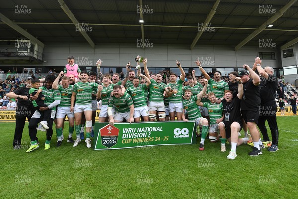 110525 - Caerphilly RFC v St Albans RFC - Mens Divison 2 Cup Final - Caerphilly celebrate lifting the trophy at full time