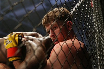 091218 - Cage Warriors 100 - Wales' Jack Shore dominates Mike Ekundayo during their Bantamweight title fight