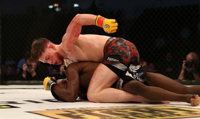 091218 - Cage Warriors 100 - Wales' Jack Shore dominates Mike Ekundayo during their Bantamweight title fight