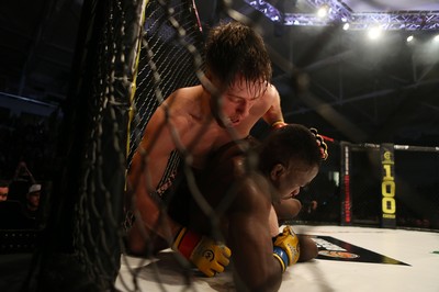 091218 - Cage Warriors 100 - Wales' Jack Shore dominates Mike Ekundayo during their Bantamweight title fight