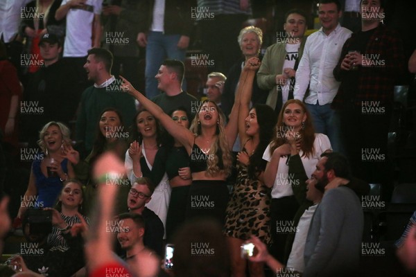 081218 - Cage Warriors 100 - Fans