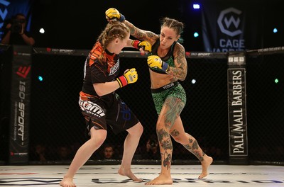 290918 - Cage Warriors 97 - Cory McKenna (Black Top) v Micol DiSegni (Green) - 