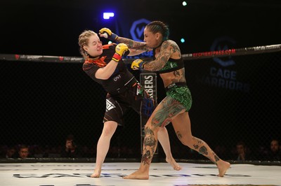 290918 - Cage Warriors 97 - Cory McKenna (Black Top) v Micol DiSegni (Green) - 