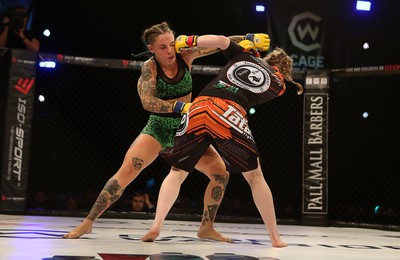 290918 - Cage Warriors 97 - Cory McKenna (Black Top) v Micol DiSegni (Green) - 