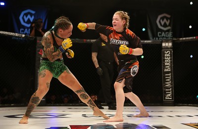 290918 - Cage Warriors 97 - Cory McKenna (Black Top) v Micol DiSegni (Green) - 