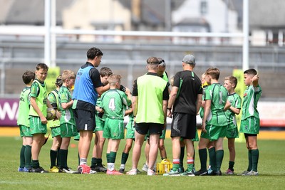 210525 - Camarthen v Swansea - WSRU Junior Group - U11s DC Thomas Plate Final - Camarthen huddle