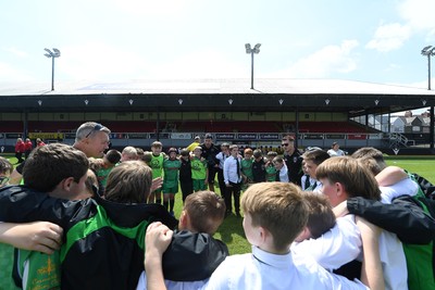 210525 - Carmarthen v Swansea - WSRU Junior Group - U11s DC Thomas Plate Final - Carmarthen team huddle at full time