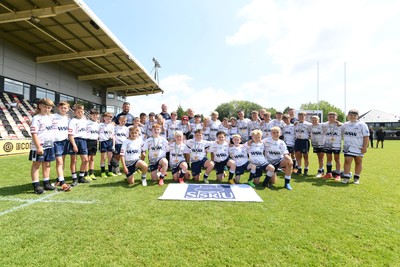 210525 - Carmarthen v Swansea - WSRU Junior Group - U11s DC Thomas Plate Final - Swansea team photo at full time