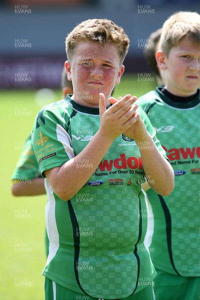 210525 - Carmarthen v Swansea - WSRU Junior Group - U11s DC Thomas Plate Final - Carmarthen players celebrate the win at full time