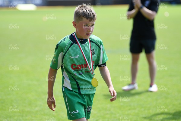 210525 - Carmarthen v Swansea - WSRU Junior Group - U11s DC Thomas Plate Final - Carmarthen players celebrate the win at full time
