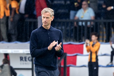 300825 - Cambridge United v Newport County - Sky Bet League 2 - Newport manager David Hughes 