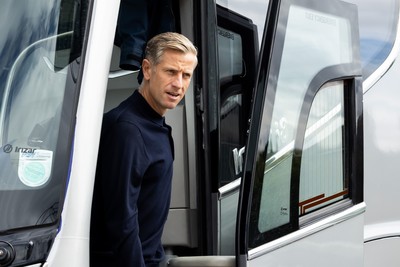300825 - Cambridge United v Newport County - Sky Bet League 2 - Newport County manager David Hughes 