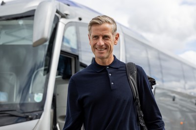 300825 - Cambridge United v Newport County - Sky Bet League 2 - Newport County manager David Hughes 