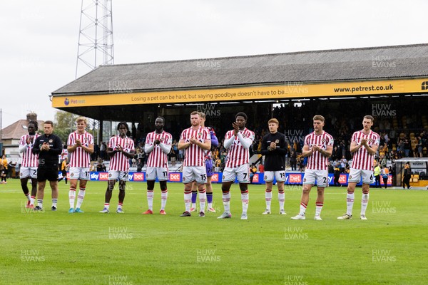 300825 - Cambridge United v Newport County - Sky Bet League 2 - Newport players applaud the fans