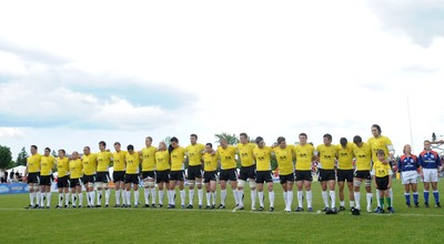 30.05.09 - Canada v Wales - Wales team lines up for the national anthems. 