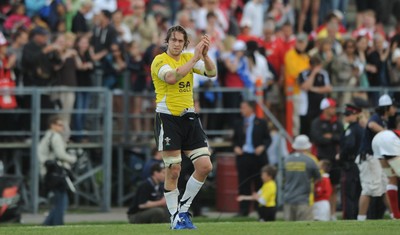 30.05.09 - Canada v Wales - Wales captain Ryan Jones applauds the fans. 