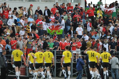 30.05.09 - Canada v Wales - Wales players applauds the fans. 