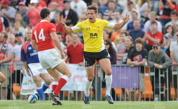 30.05.09 - Canada v Wales - Wales' Chris Czekaj celebrates his try. 