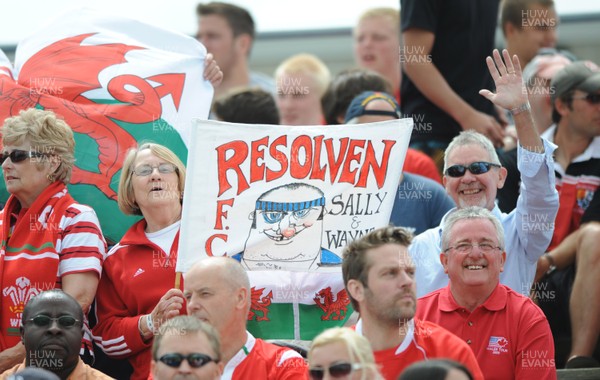 30.05.09 - Canada v Wales - Wales fans. 