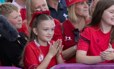 300825 - Canada v Wales, Women’s Rugby World Cup - Fans welcome the Wales team as they arrive at the stadium ahead of the match against Canada