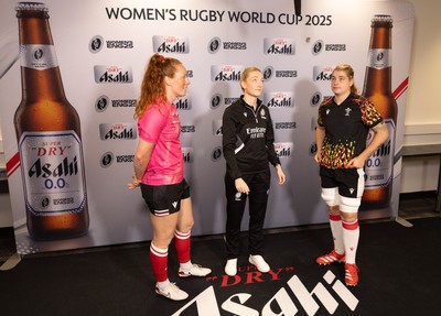 300825 - Canada v Wales, Women’s Rugby World Cup - Bethan Lewis of Wales and Alexandra Tessier of Canada during coin toss
