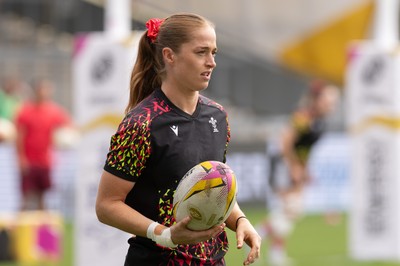 300825 - Canada v Wales, Women’s Rugby World Cup - Lisa Neumann of Wales during warm up ahead of the match