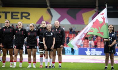 300825 - Canada v Wales, Women’s Rugby World Cup - The Wales team line up for the anthems