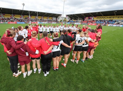300825 - Canada v Wales, Women’s Rugby World Cup - The Wales team huddle up at the end of the match