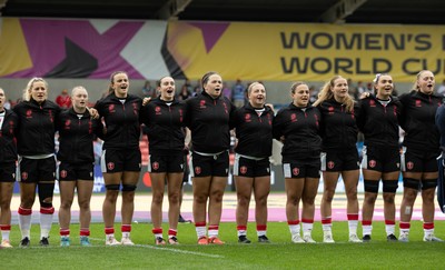 300825 - Canada v Wales, Women’s Rugby World Cup - The Wales team line up for the anthems